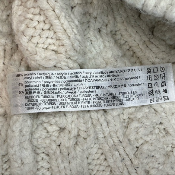 Zara Chunky Cable Knit Cropped Cardigan Sweater in Size Small - Picture 10 of 11